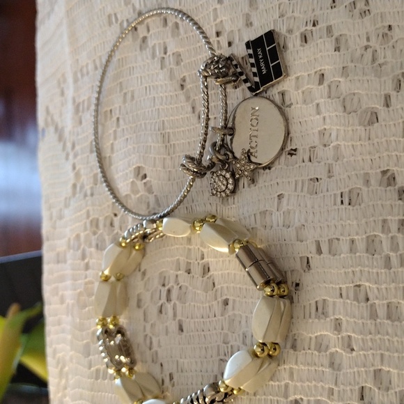 Bracelets - Picture 2 of 2